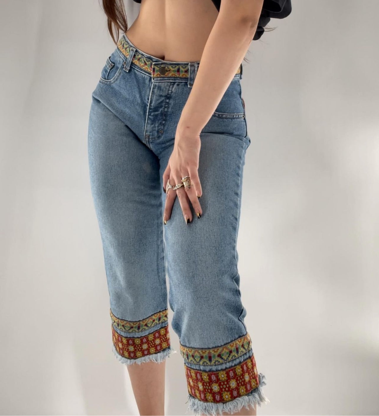 Joujou Vintage Capris with Embellishments (Sz 7/8)
