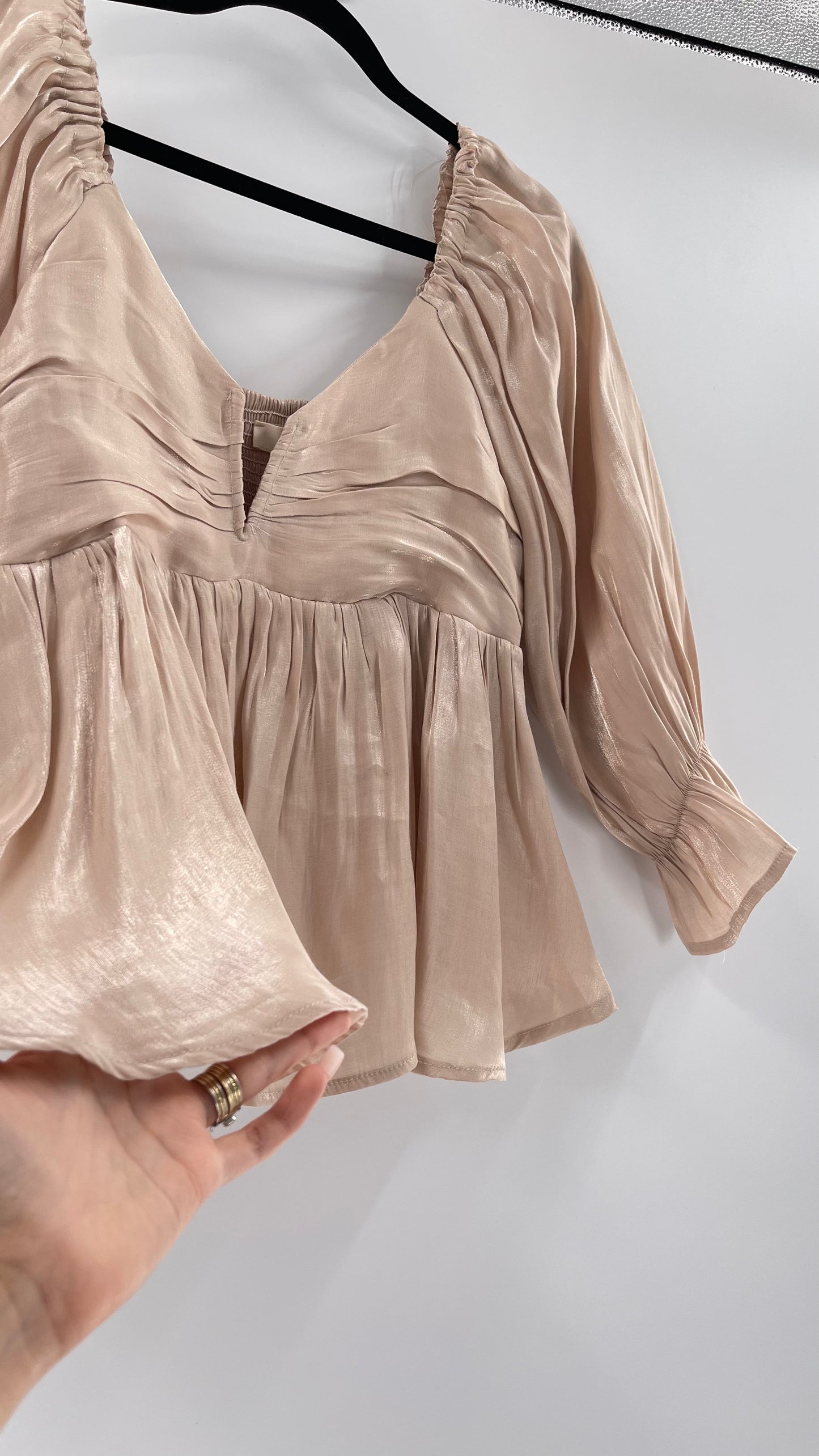 Entro Beige/Gold Metallic Cropped Peplum Top (Large)