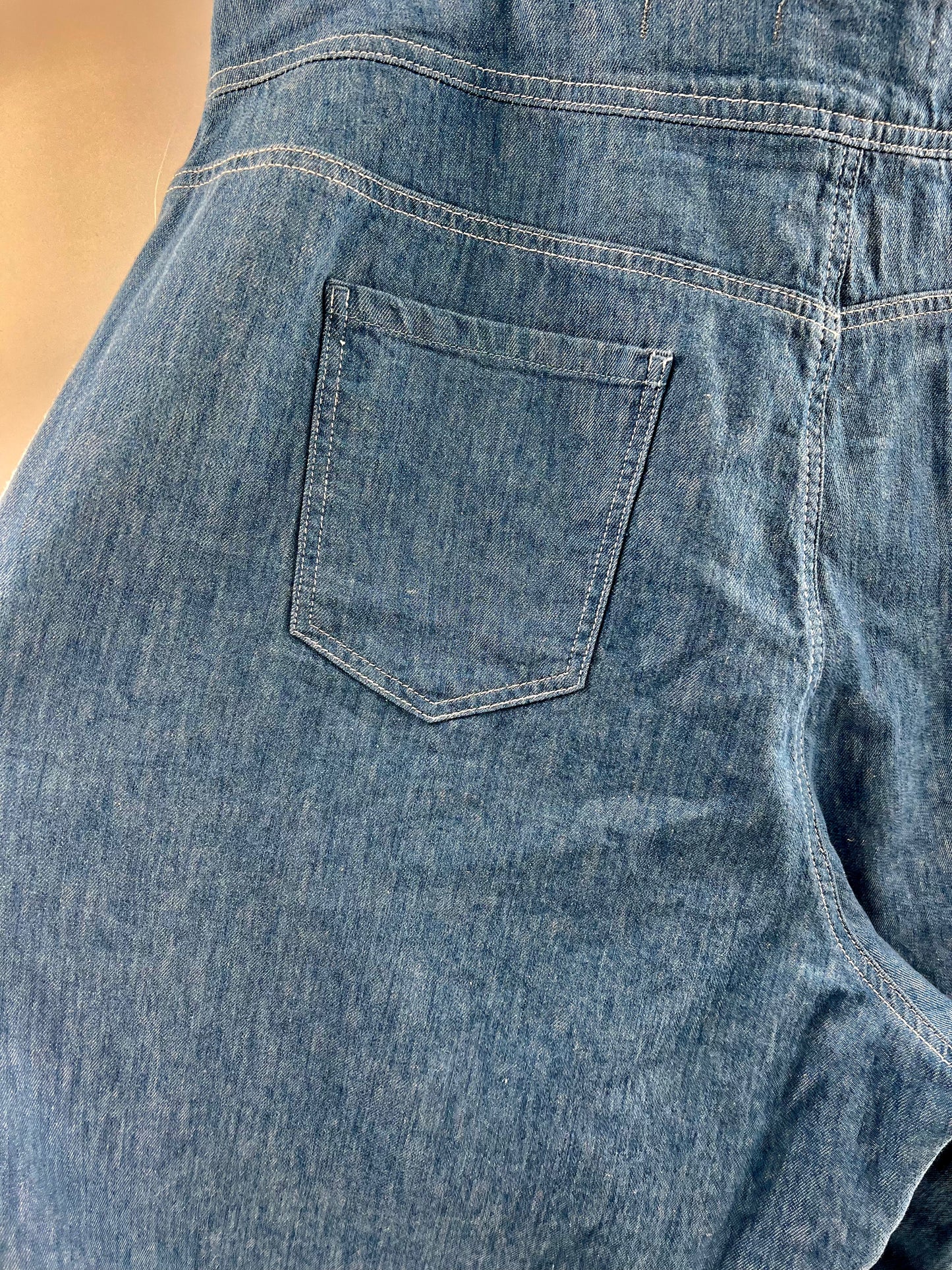 Pilcro and the letterpress Anthropologie Wide Leg Jeans (Size 22W)