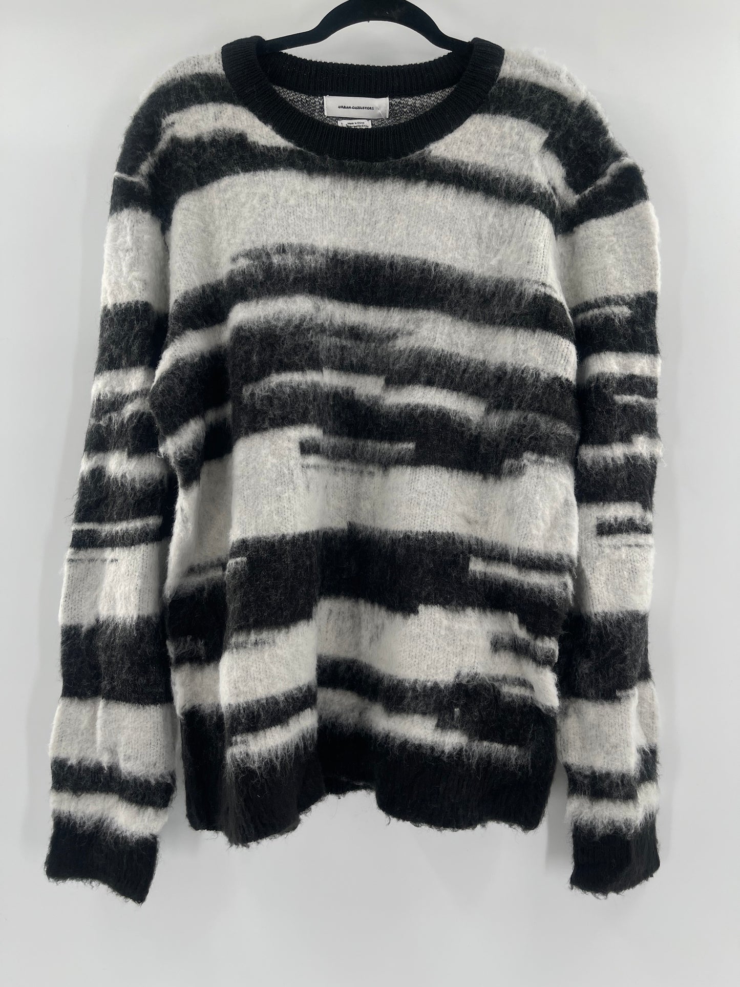 Urban Outfitters Black/White Sweater (Large)
