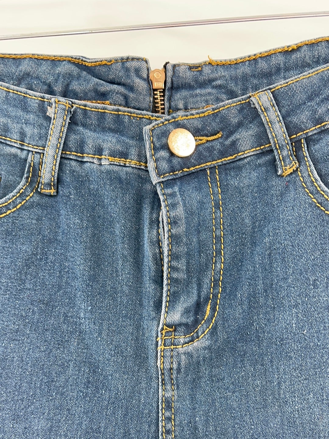 Wanna This: Zip in the Back Jeans (Size M)