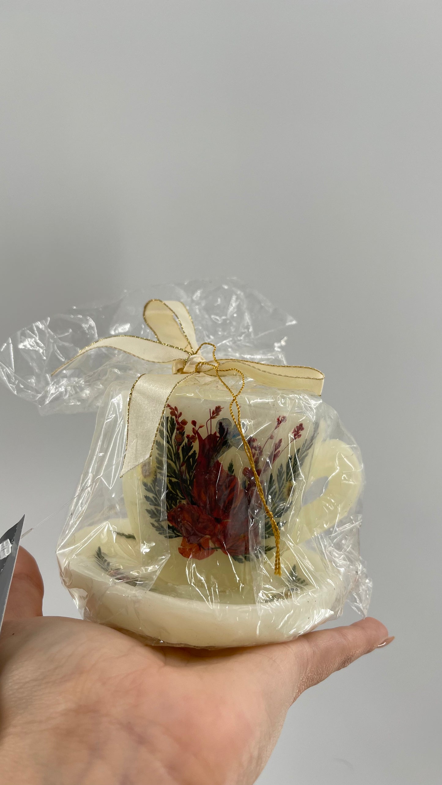 Vintage Pressed Flower Teacup Candle