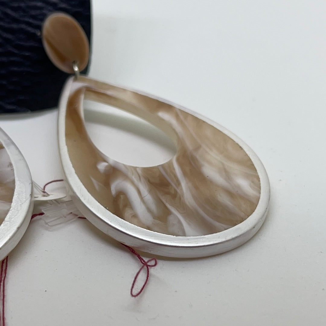 Tear Drop Marble Patterned Earrings