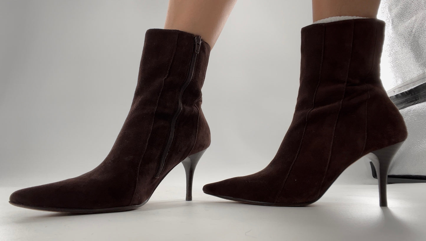 Vintage BCBG Maxazria Brown Suede Booties (7.5)