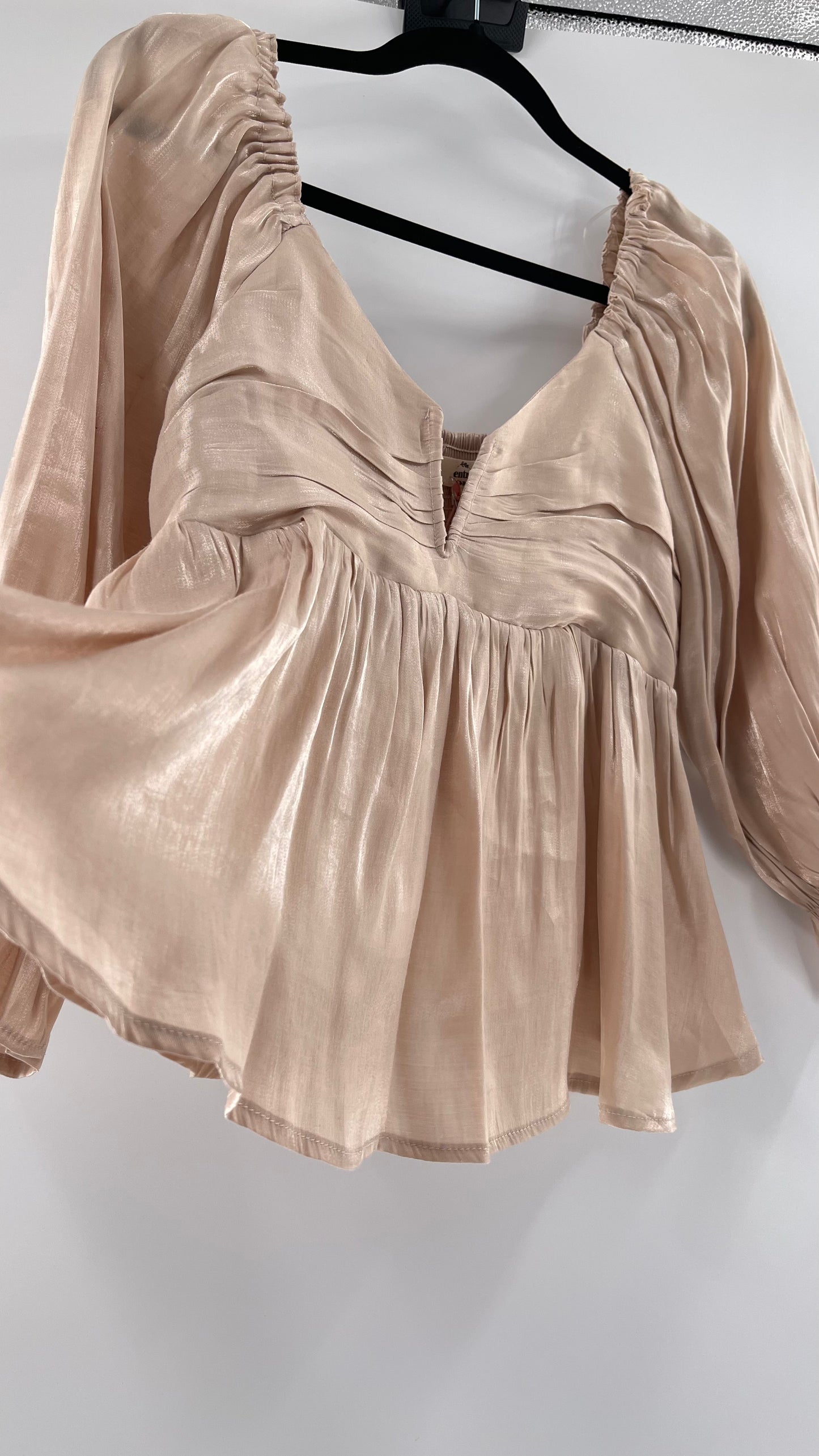 Entro Beige/Gold Metallic Cropped Peplum Top (Large)