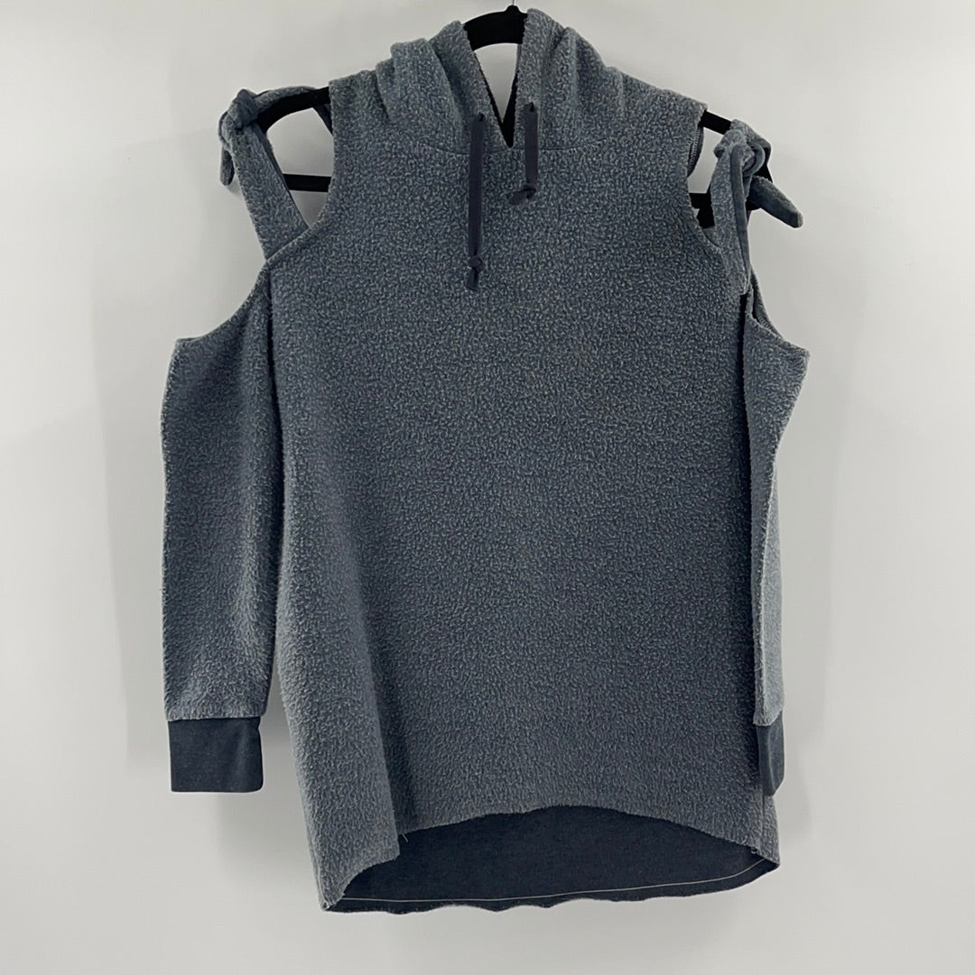 American Eagles Outfitters Gray Should Cut Out and Ties High Low Gray Sweater (Size Small)