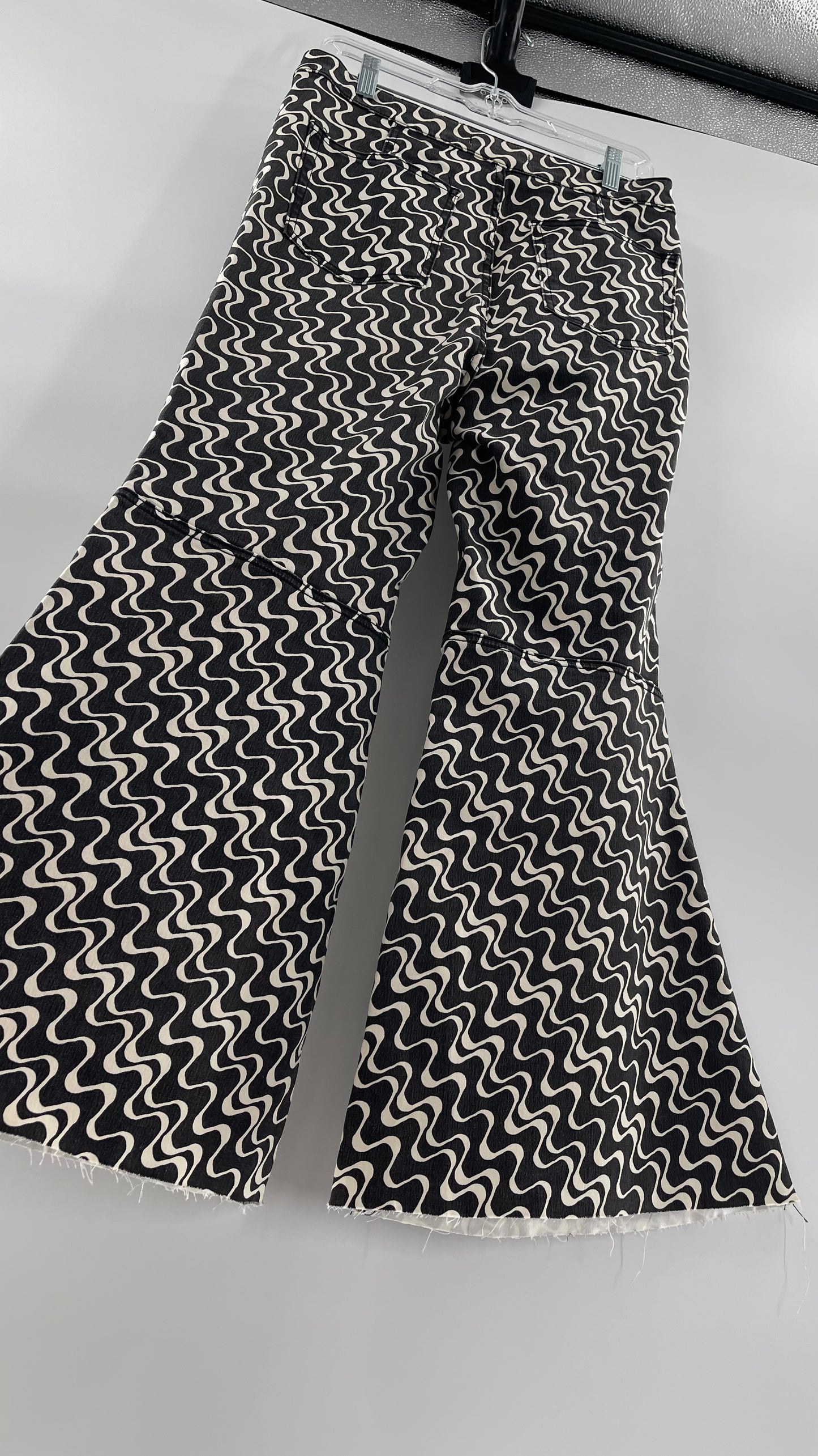 Free People Youthquake Black and White Wavy Patterned Flare Bell Bottoms (31)