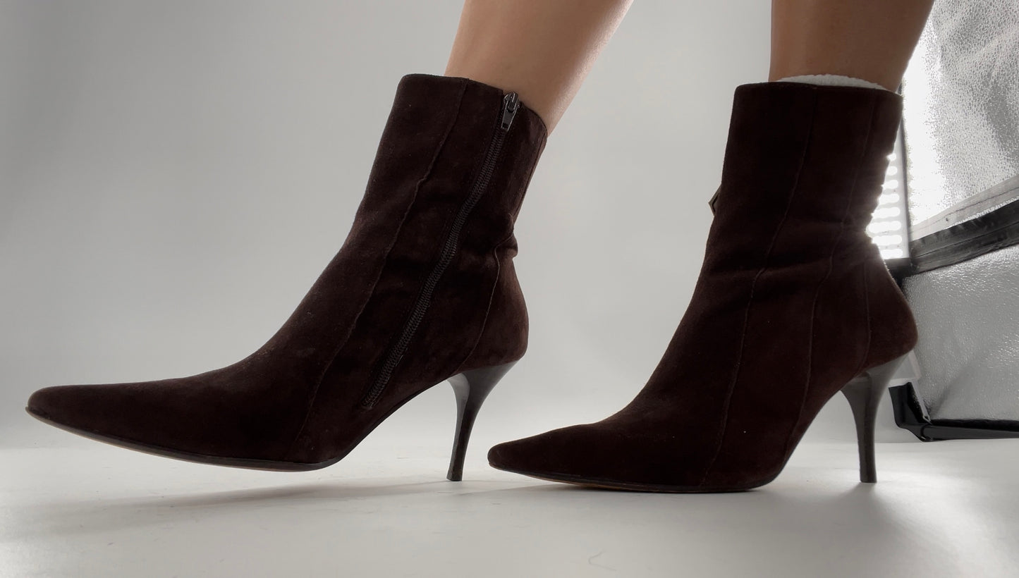 Vintage BCBG Maxazria Brown Suede Booties (7.5)