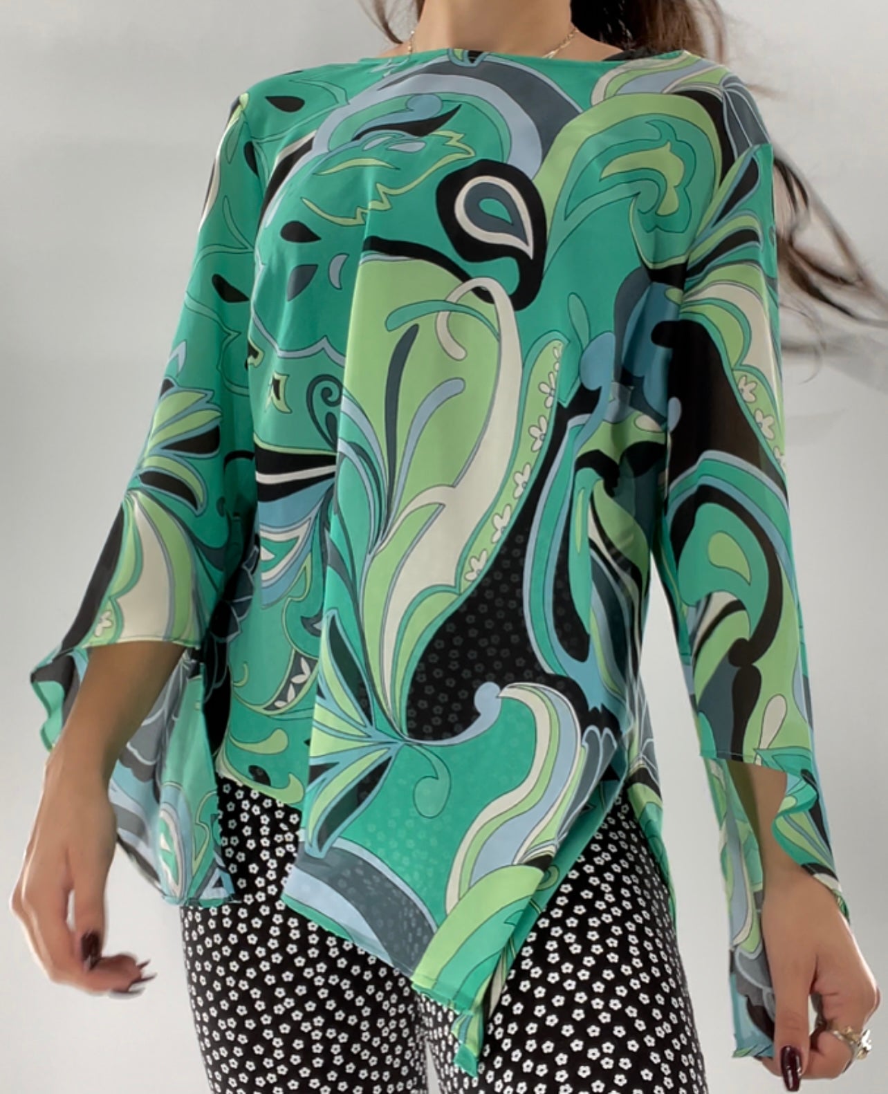 Vintage Paisley Asymmetric Long Sleeve (Large)