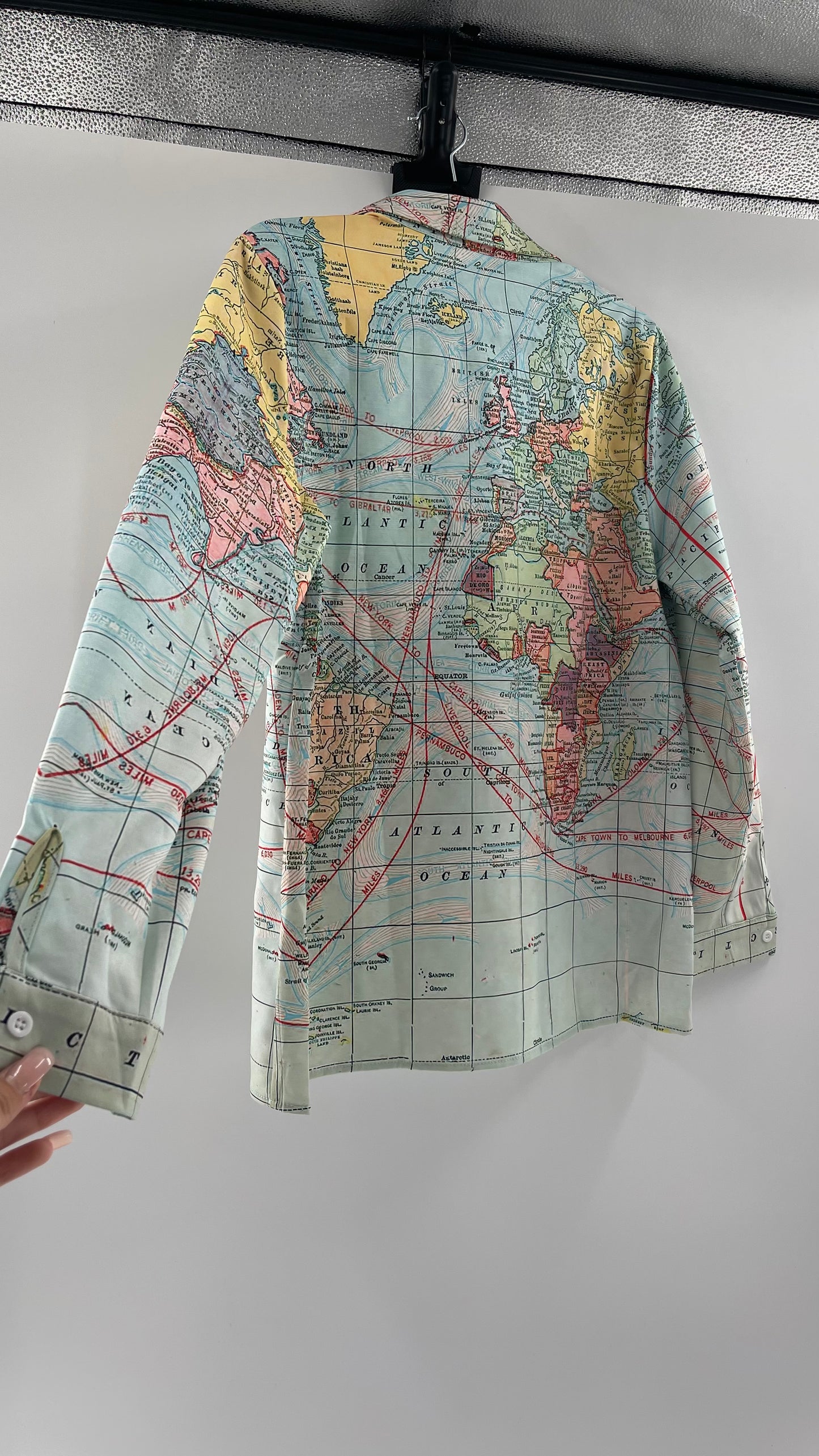 MISSLOOK Globe Map Long Sleeve Graphic Button Up (Medium)