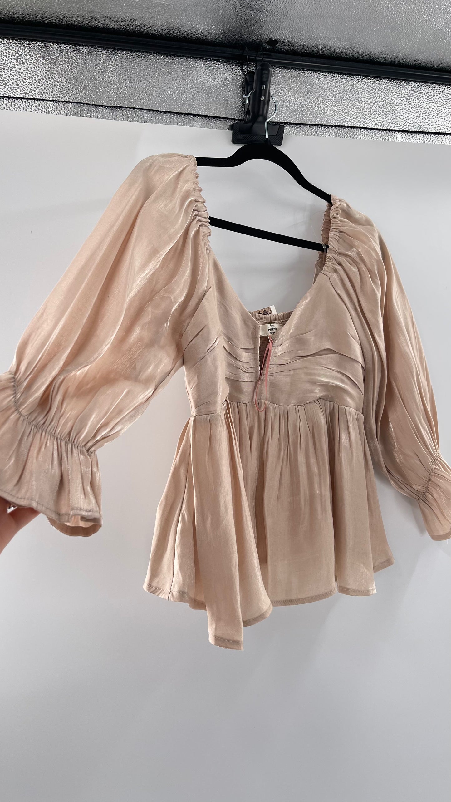 Entro Beige/Gold Metallic Cropped Peplum Top (Large)