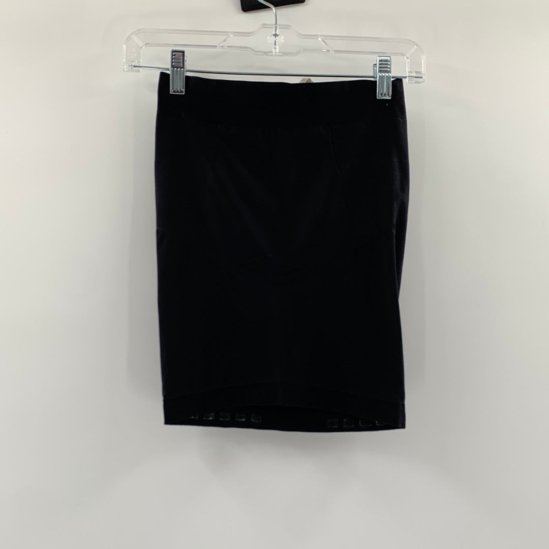 Yummie Black with Rubber Lined Hem / Grips Shape-wear Mini Skirt (Size Small)