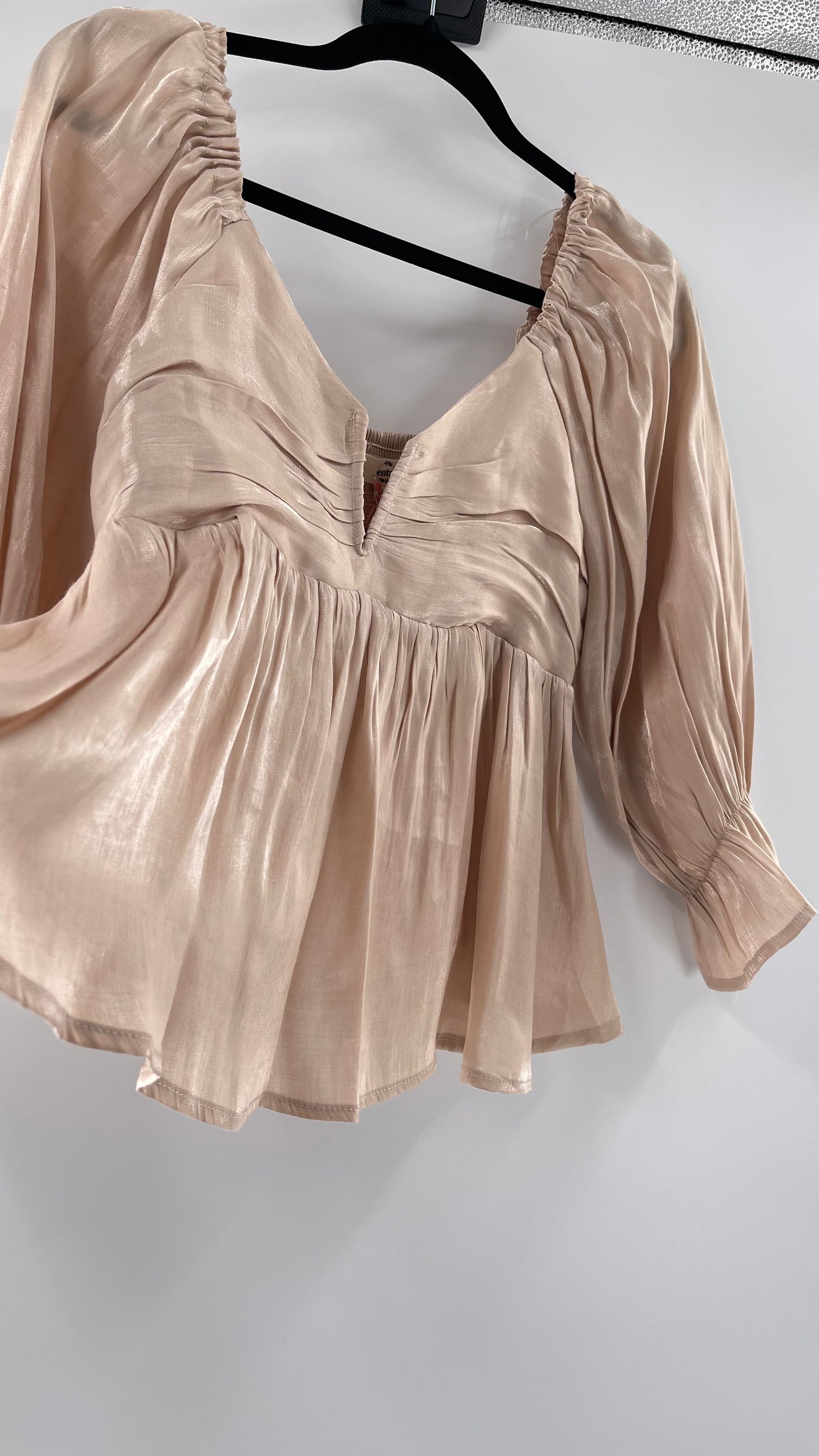 Entro Beige/Gold Metallic Cropped Peplum Top (Large)
