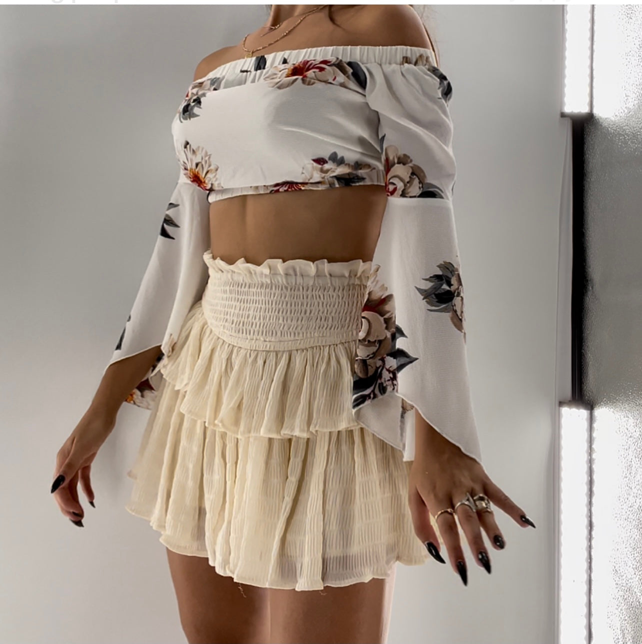 SEEK the label Bell Sleeve Floral Crop (XS)