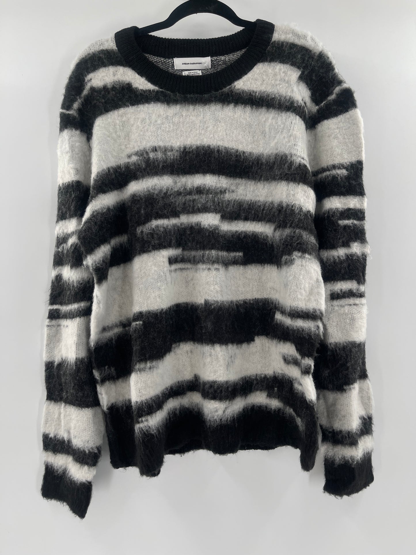 Urban Outfitters Black/White Sweater (Large)