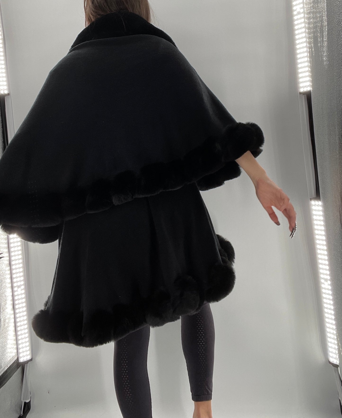 Glamorous Black Cape with Faux Fur Trim (OS)