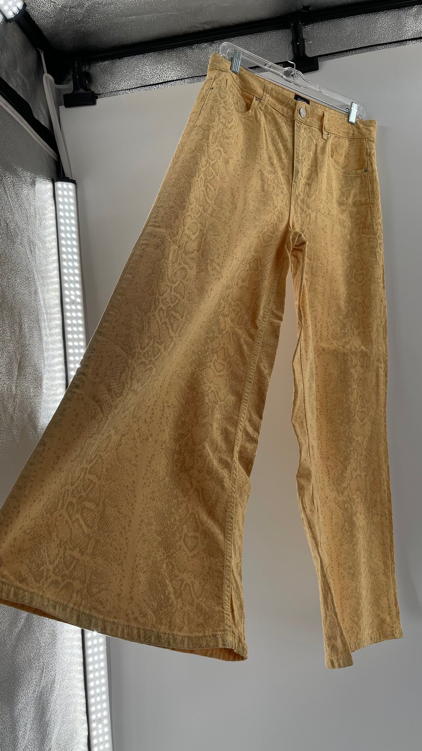 BDG Urban Outfitters Wide Leg Snake Skin Print Jeans (31)