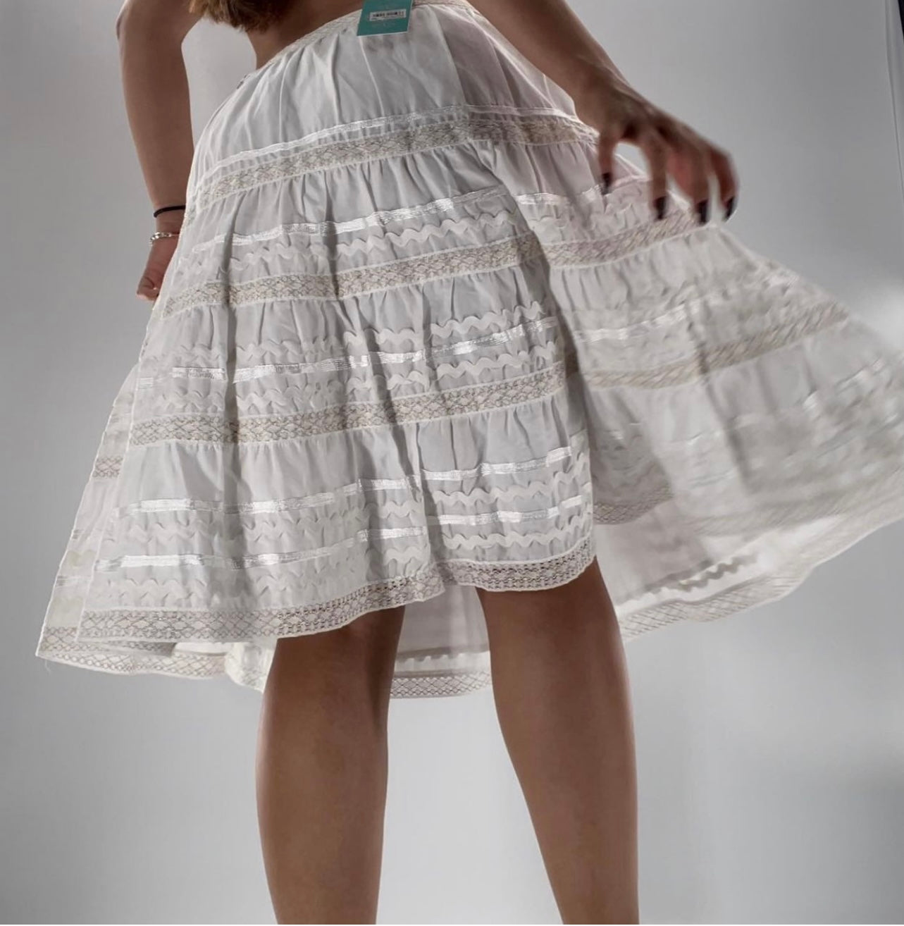 Bloomingdales - Aqua White Cotton Skirt with Horizontal Ribbon Pattern (Size Small)