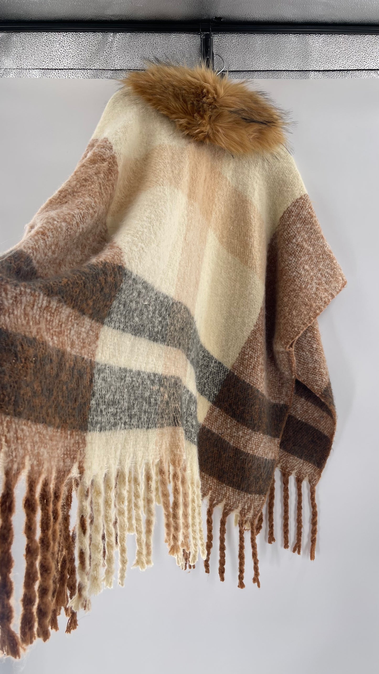 Adrienne Vitadinni Fringe Plaid Fur Collar Cape (OS)
