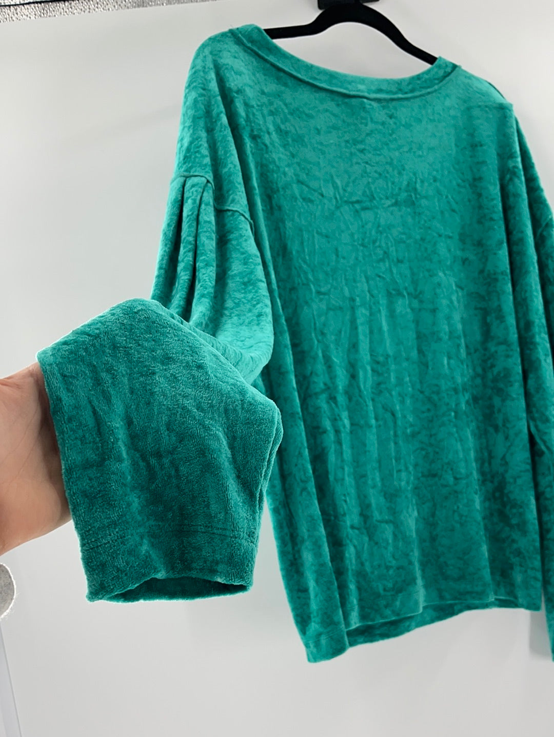 Free People -WE THE FREE Milan Crushed Velvet Long Balloon Sleeve Green Top (Size Large)