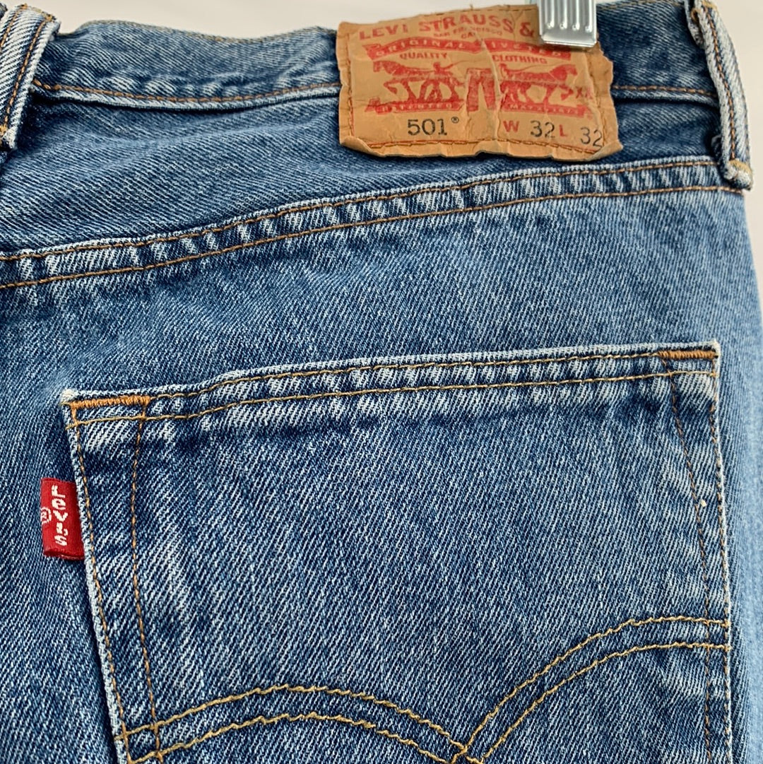 Vintage Levi 501 Jeans (Size 32)