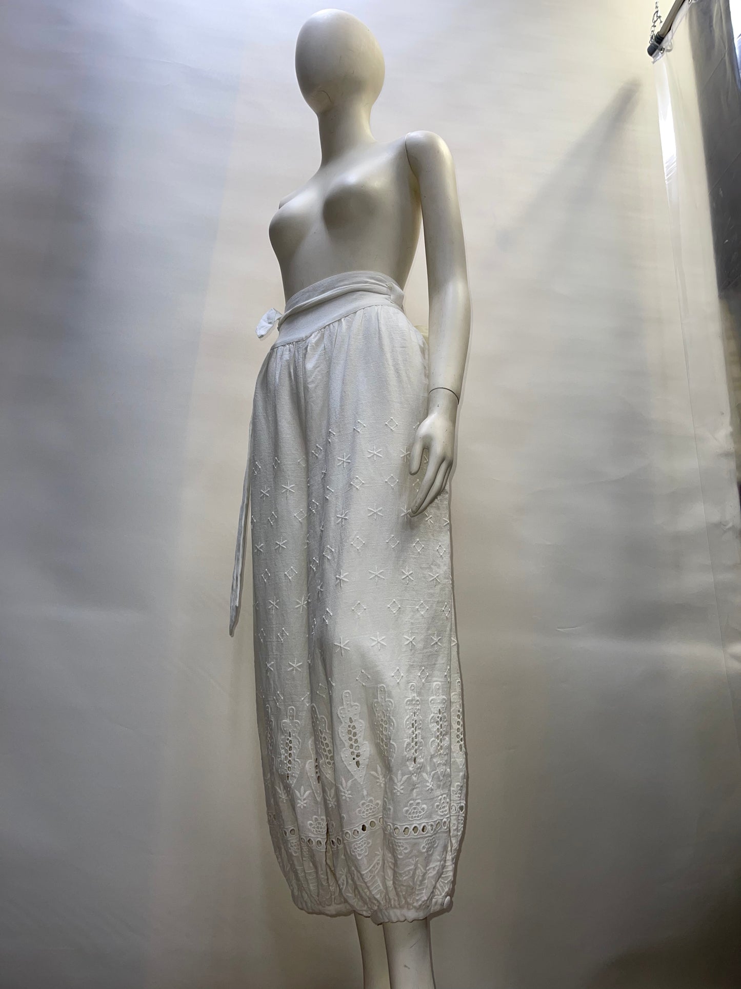 Free People - White Haram / Gypsy Embroidered Pants (Size 12)