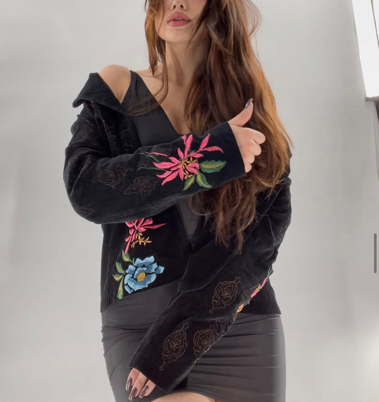 Vintage Paparazzi Embroidered Blazer (S)