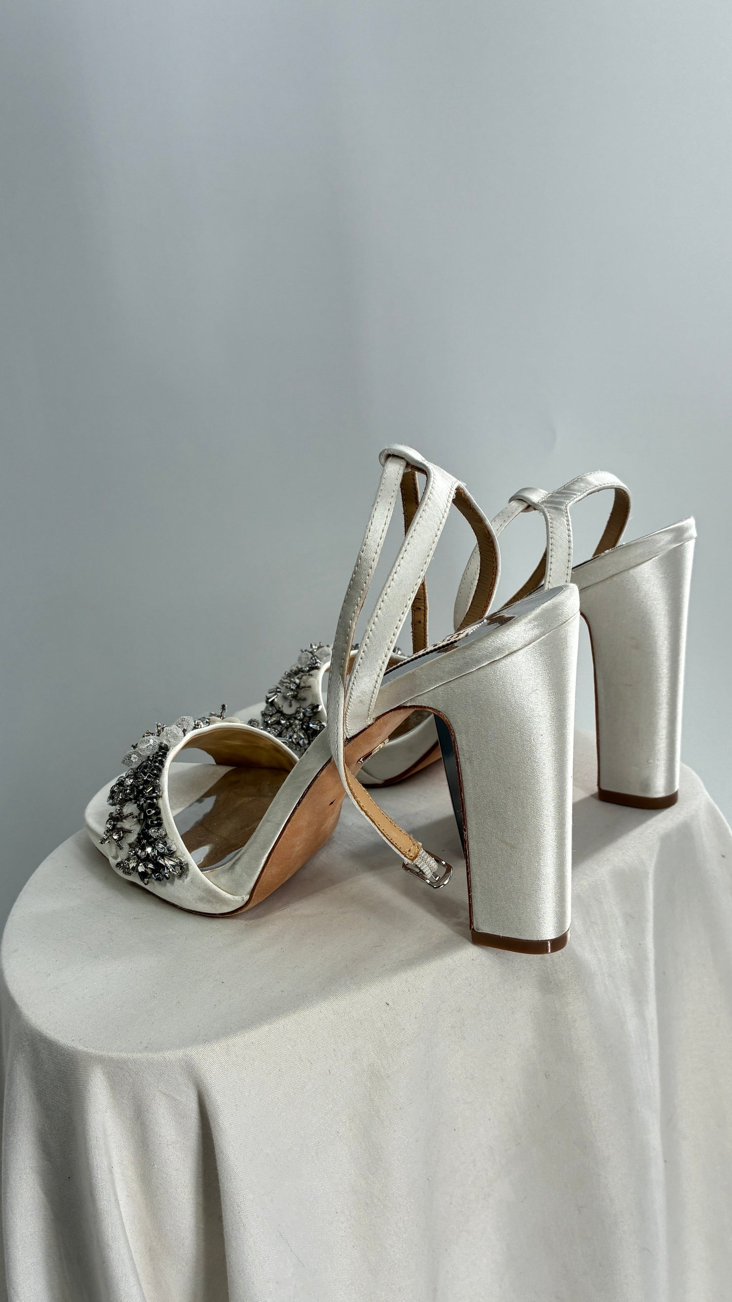 BADGLEY MISCHKA White Square Toe Embellished Florals Heels (9.5)