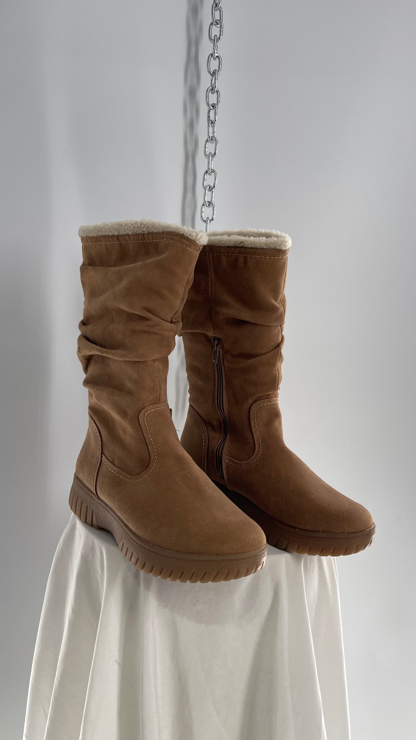 White Mountain Stacked/Ruched Brown Suede Leather Boots with Sherpa Lining and Tags Attached (8.5)