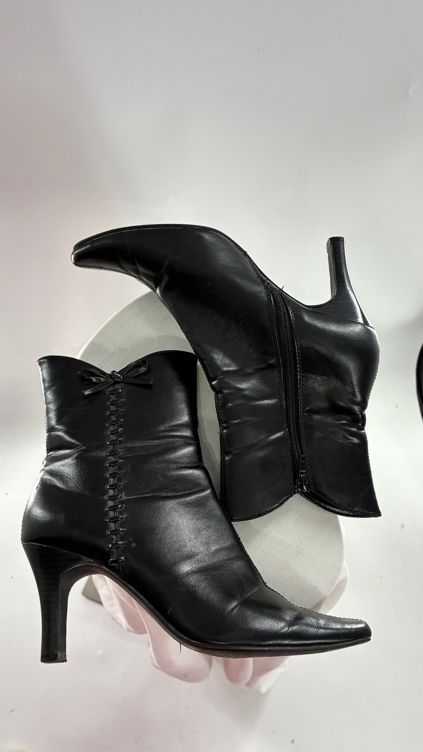 Vintage EXPRESSIONS Black Square Toe Kitten Heel Boots with Lace Up, Bow Side Details (8)