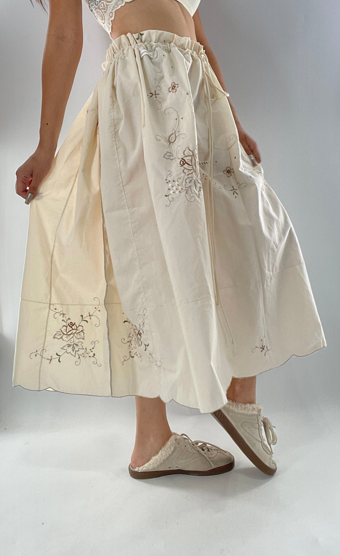 Custom Handmade Vintage Embroidered Off White Soirée Skirt (One Size)