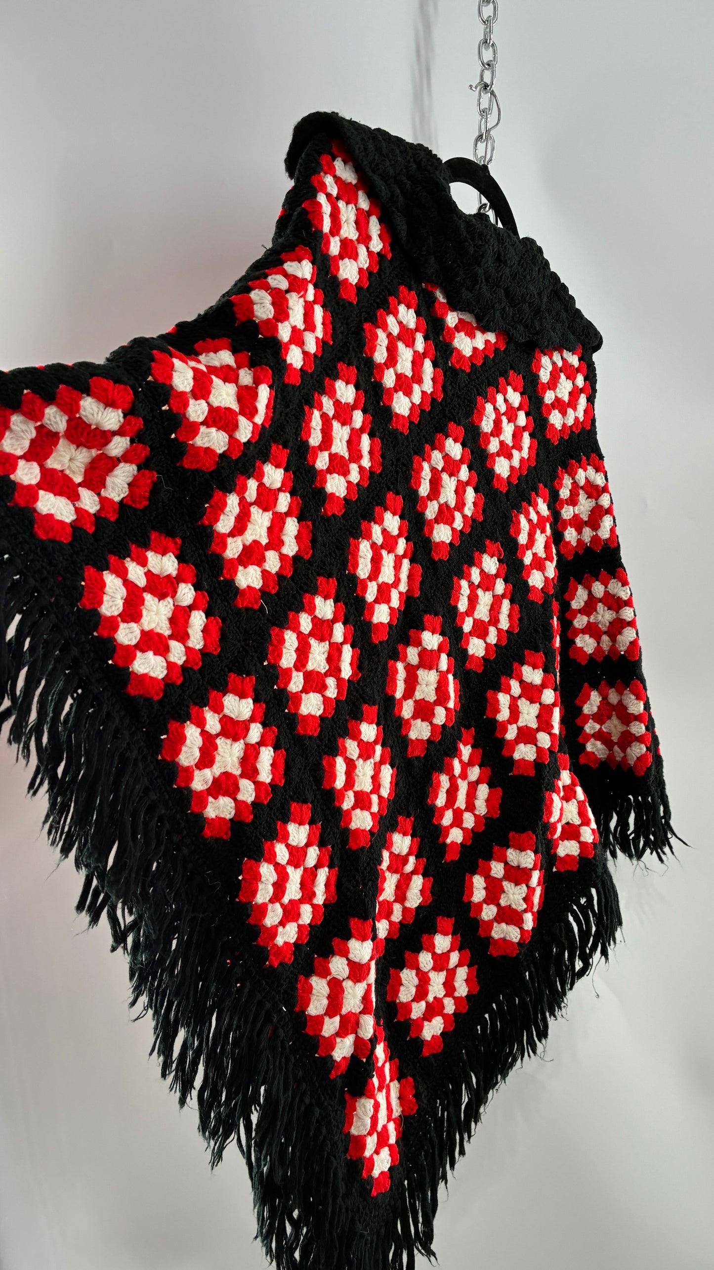Vintage 1970s DONNKENNY Handmade Knit Poncho with Collar and Fringe (Medium)