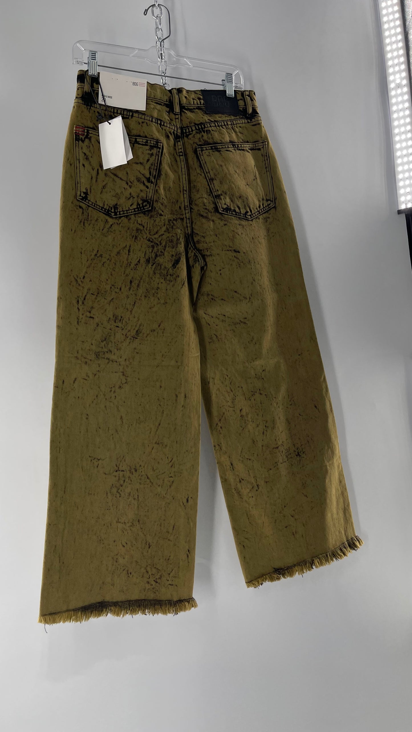 BDG Urban Outfitters Acid Wash Mossy Green High and Wide Jeans with Tags Attached (29)