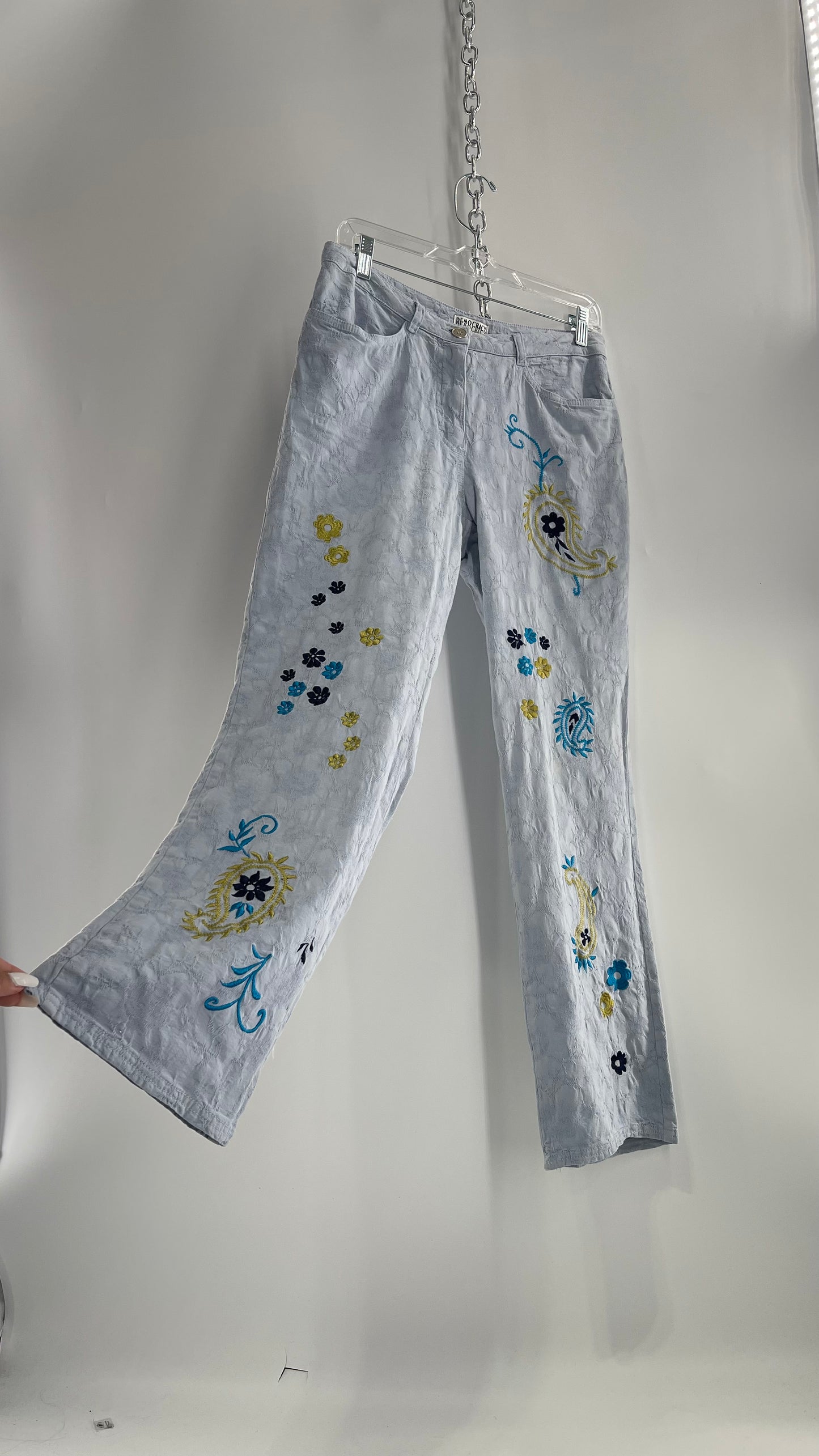 Vintage DEMOCRACY Embroidered, Textured Kickflares (8 Petite)