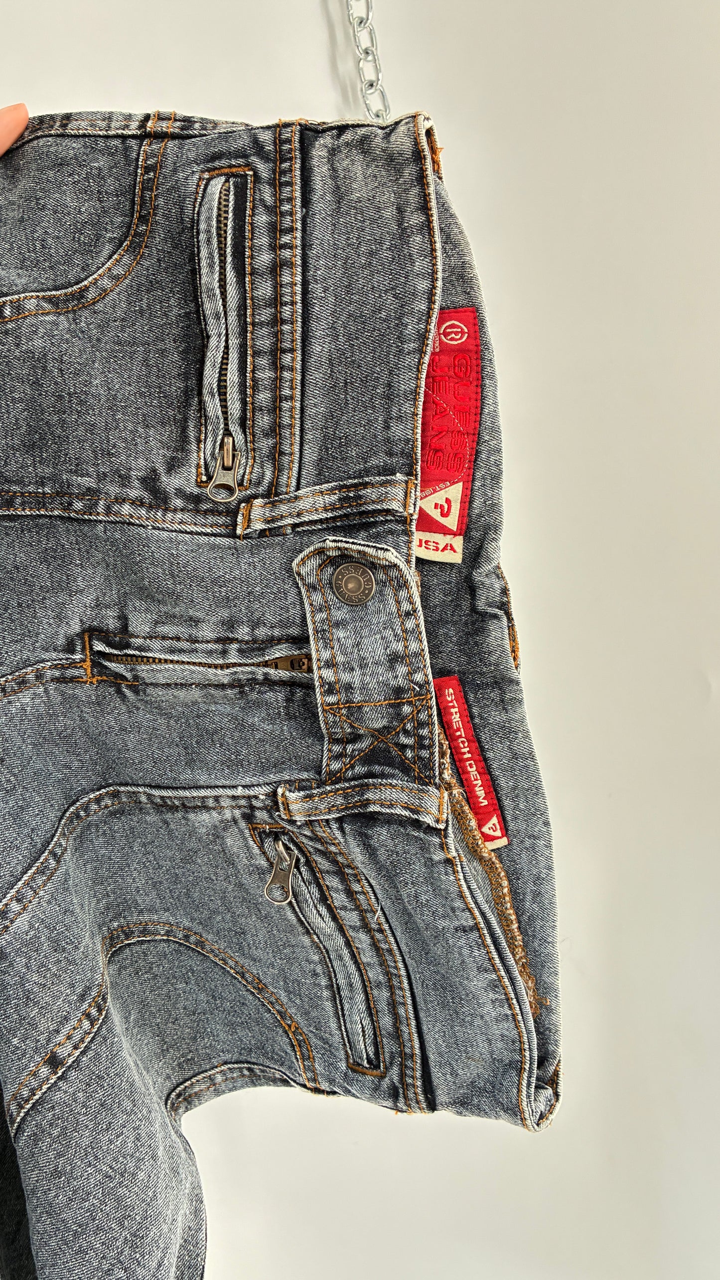 Vintage GUESS JEANS Stone Wash Jeans with Front Zipper Closure (30)