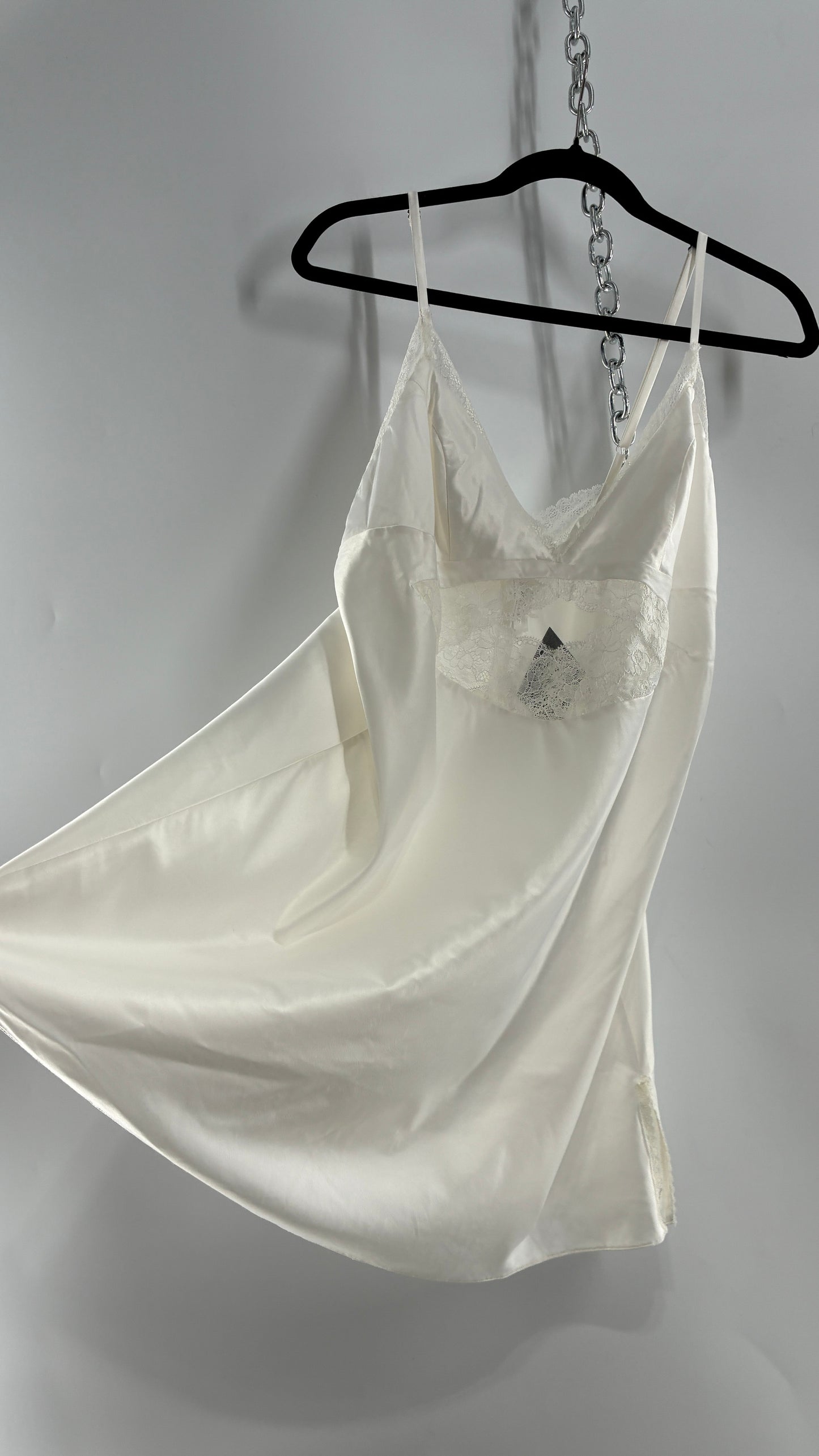 Vintage GALINA SIGNATURE White Slip with Lace Underbust Cut Out Detail (Medium)