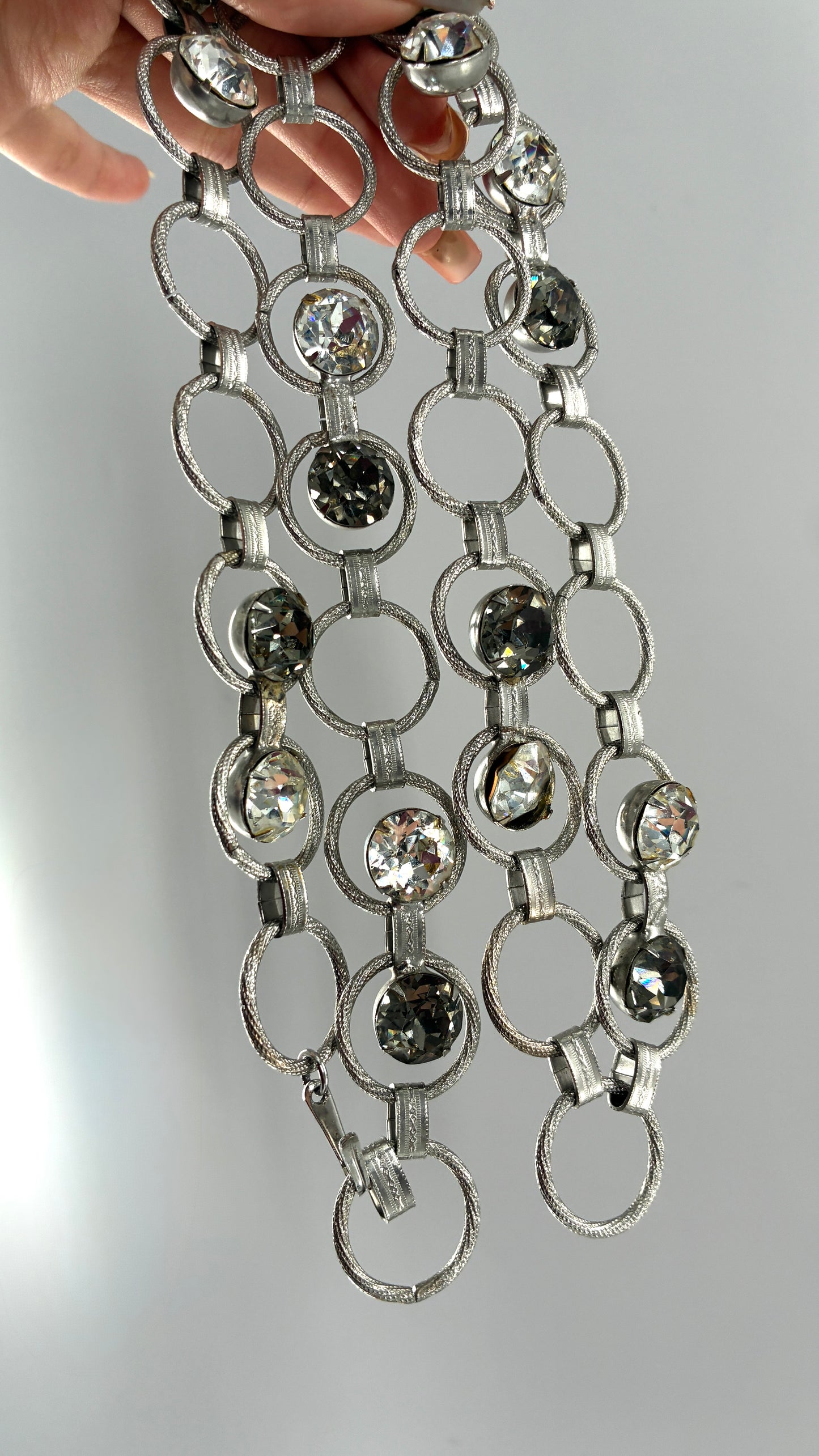 Vintage Metal Chain Silver Belt with Interlinked Rhinestone Detailing (One Size)