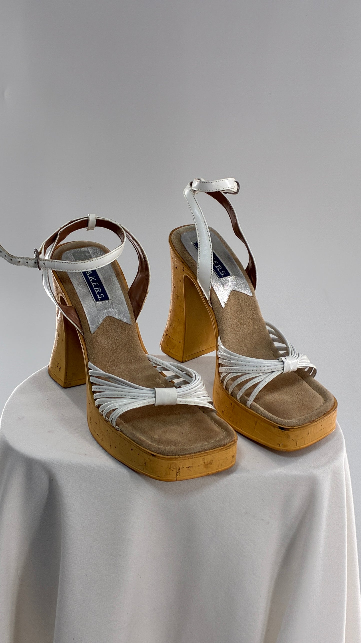 Vintage 1990s Baker Square Toe Block Heel White Platform Sandal Heel (8)