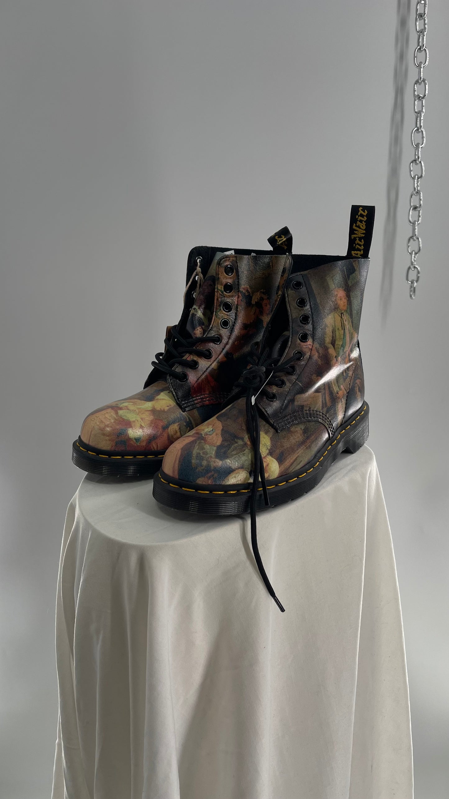 Dr Martens Men's William Hogarth Pascal 1460 Special Edition Art Museum Collection Boots. (8 M)