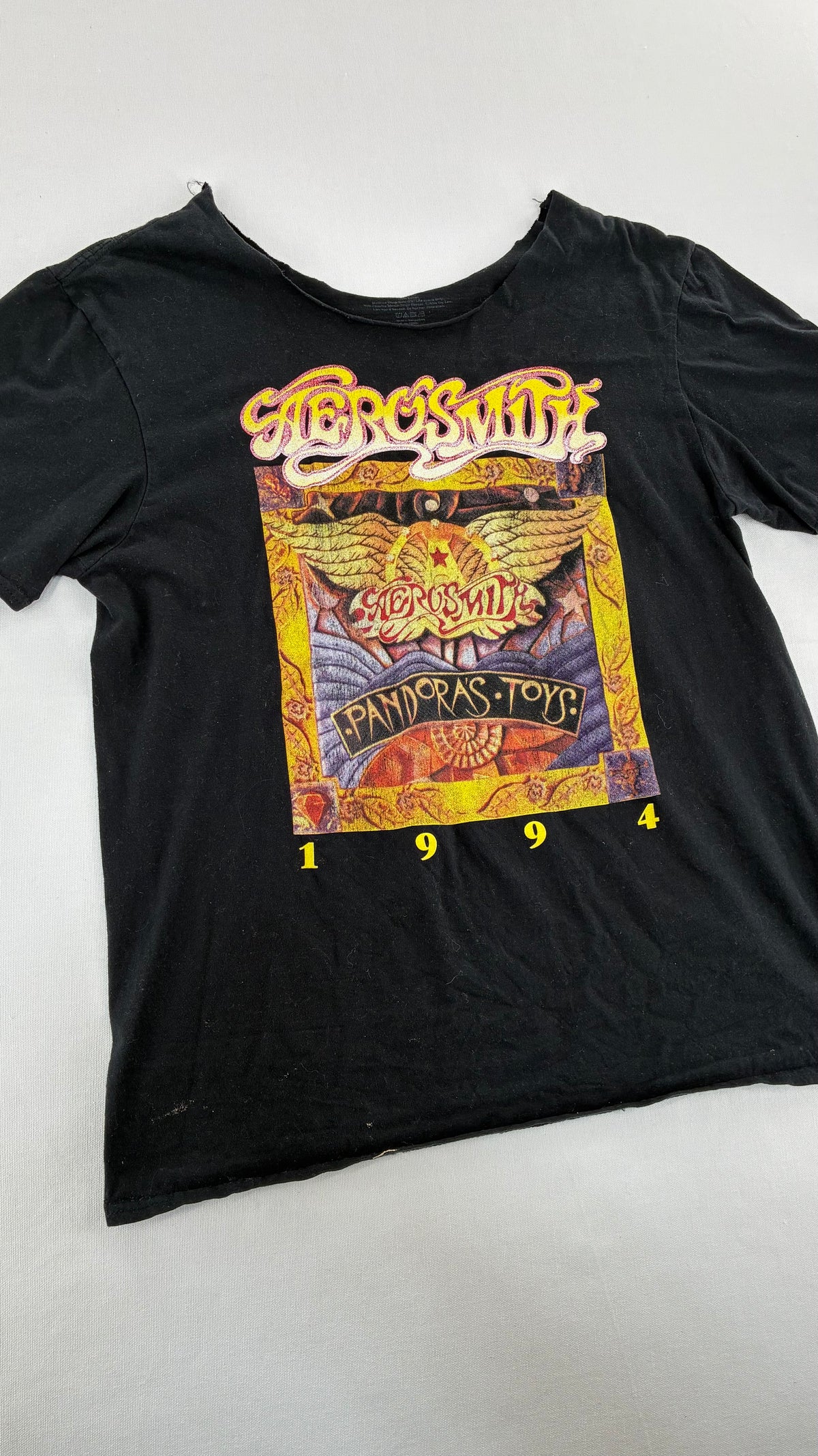 Vintage AEROSMITH Chopped Neckline Graphic T Shirt (Large)