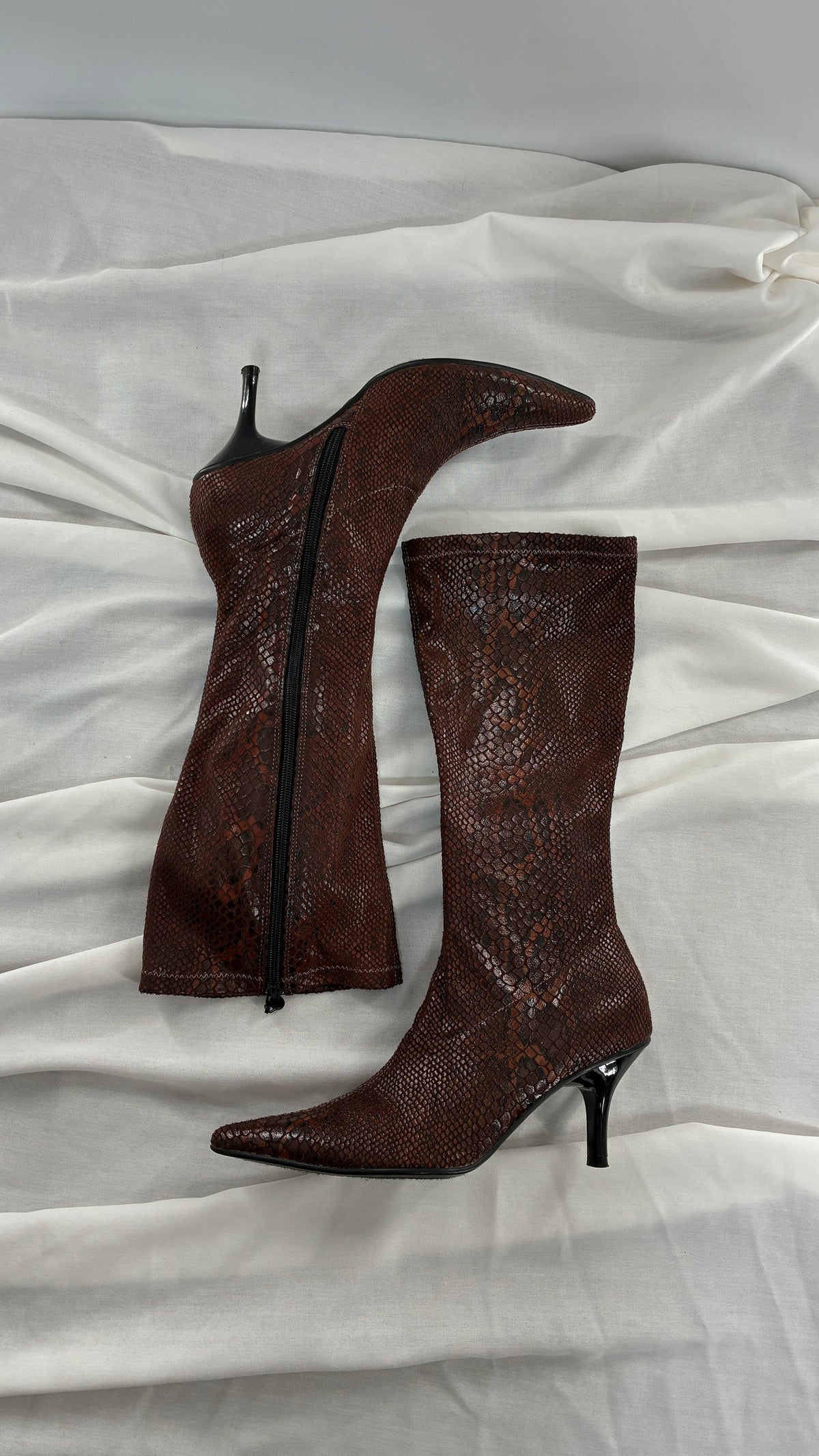 Vintage 1990s HIGHLIGHTS Snake Patterned Glossy, Pointed Toe, Heeled Boots (9)