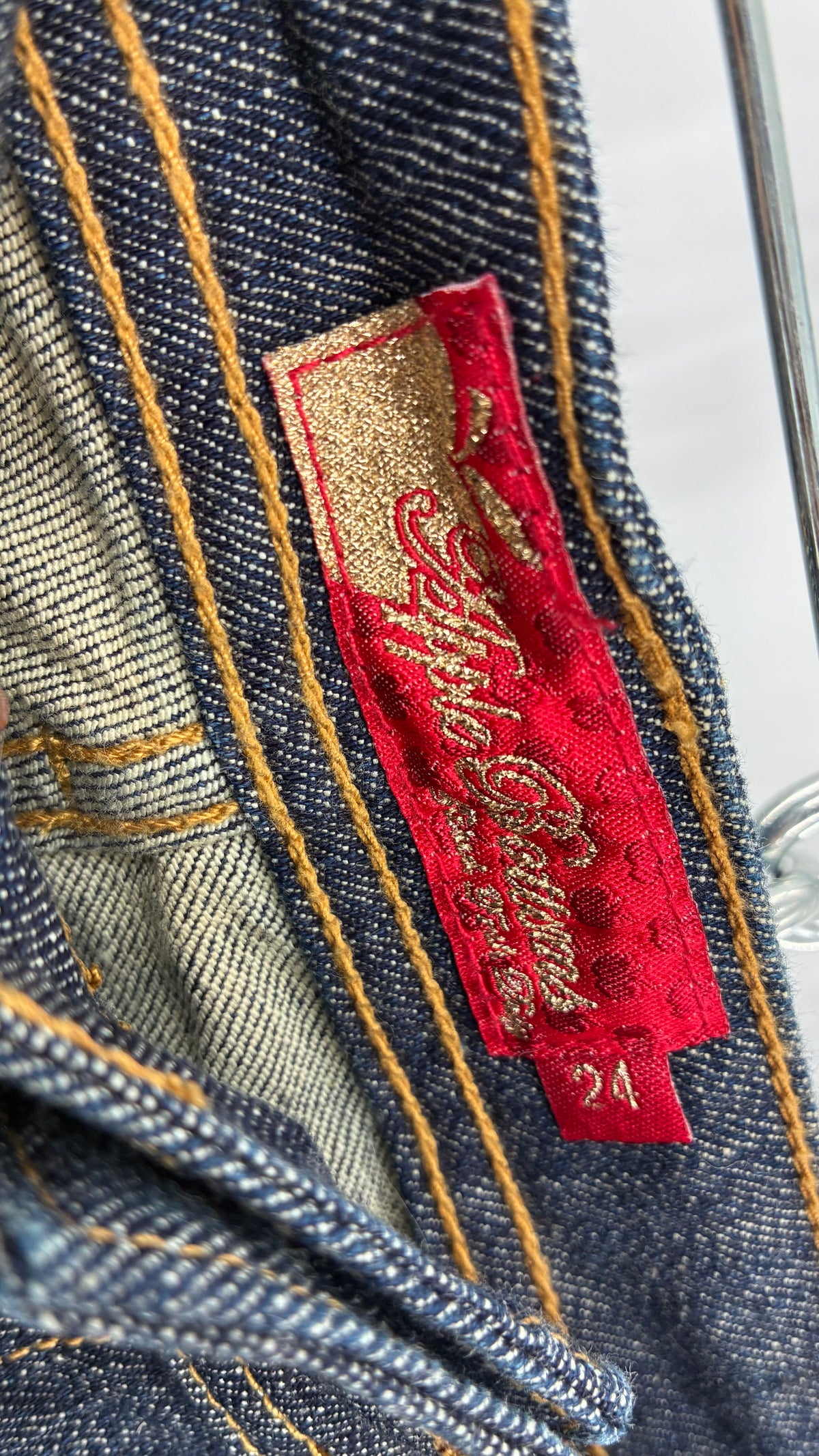 Deadstock Vintage Iconic APPLE BOTTOM JEANS with Apple Pockets and Embroidered Lettering (24)