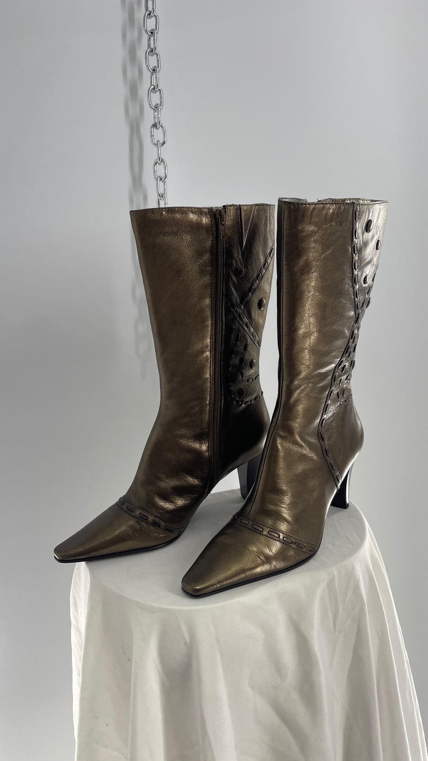 Vintage BANDOLINO Bronze Metallic Pointed Toe Boots with Leather Stitching and Studded Details (7)