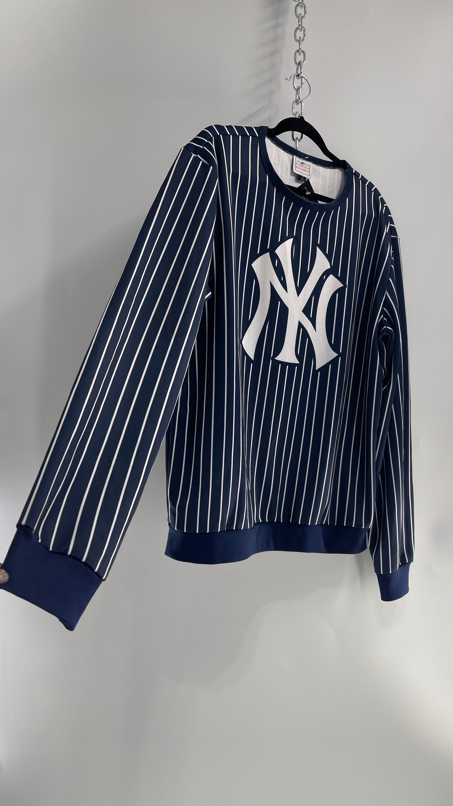 New York Yankees Pinstripe Crew Neck Pullover (Large)