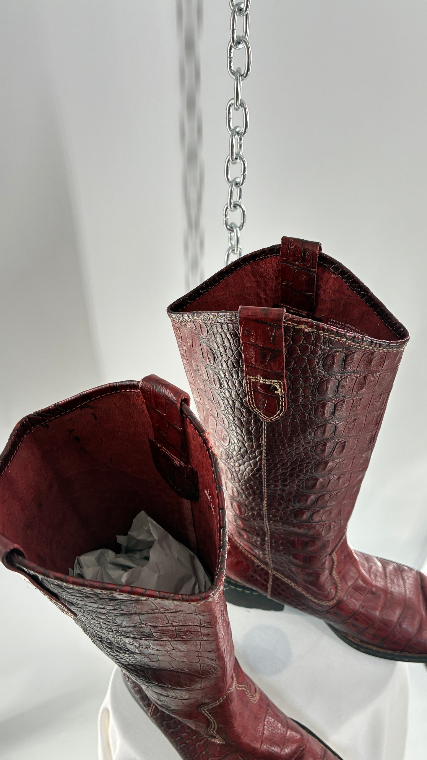 Vintage BORN Red Genuine Leather Crocodile Embossed Pointed Toe Boots (8.5)