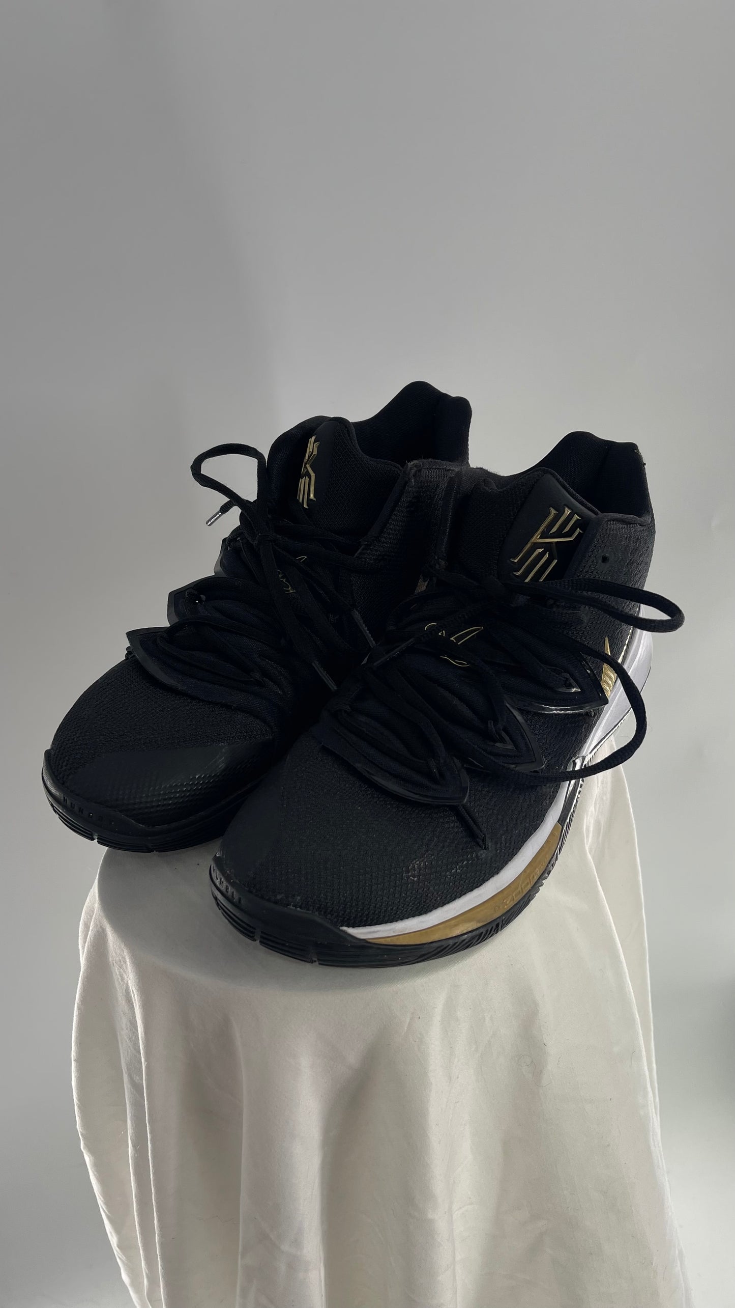 Nike Kyrie 5 Black Metallic Gold (9.5)