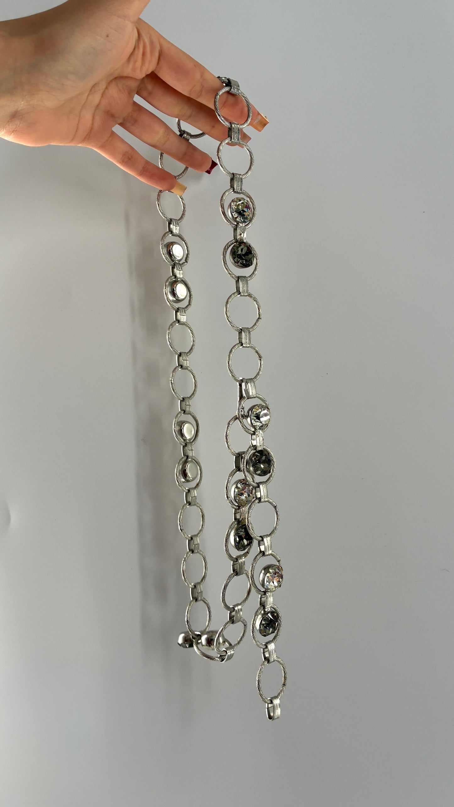 Vintage Metal Chain Silver Belt with Interlinked Rhinestone Detailing (One Size)