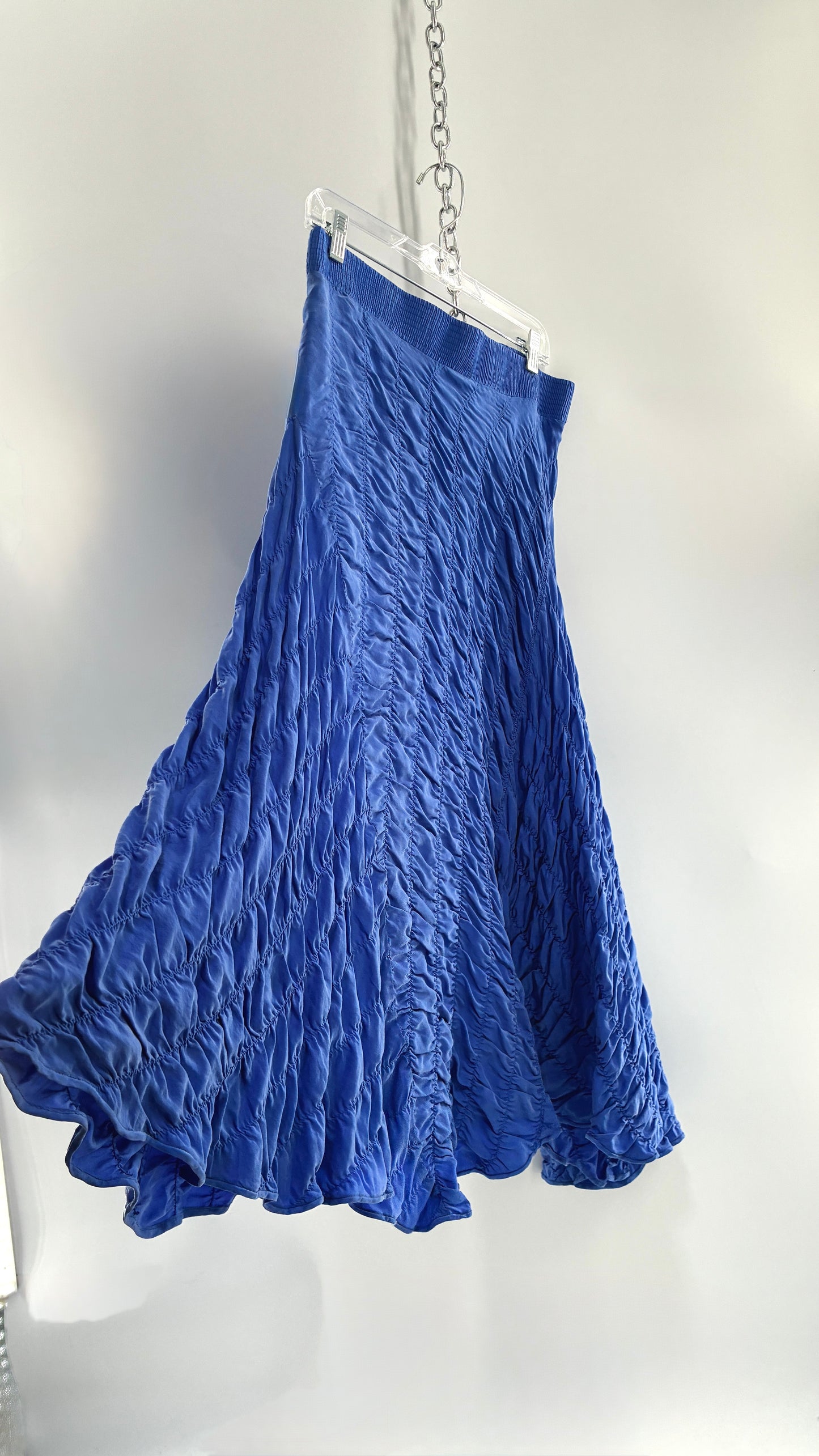 Vintage DKNY 100% Silk Cobalt Blue Skirt (Small)