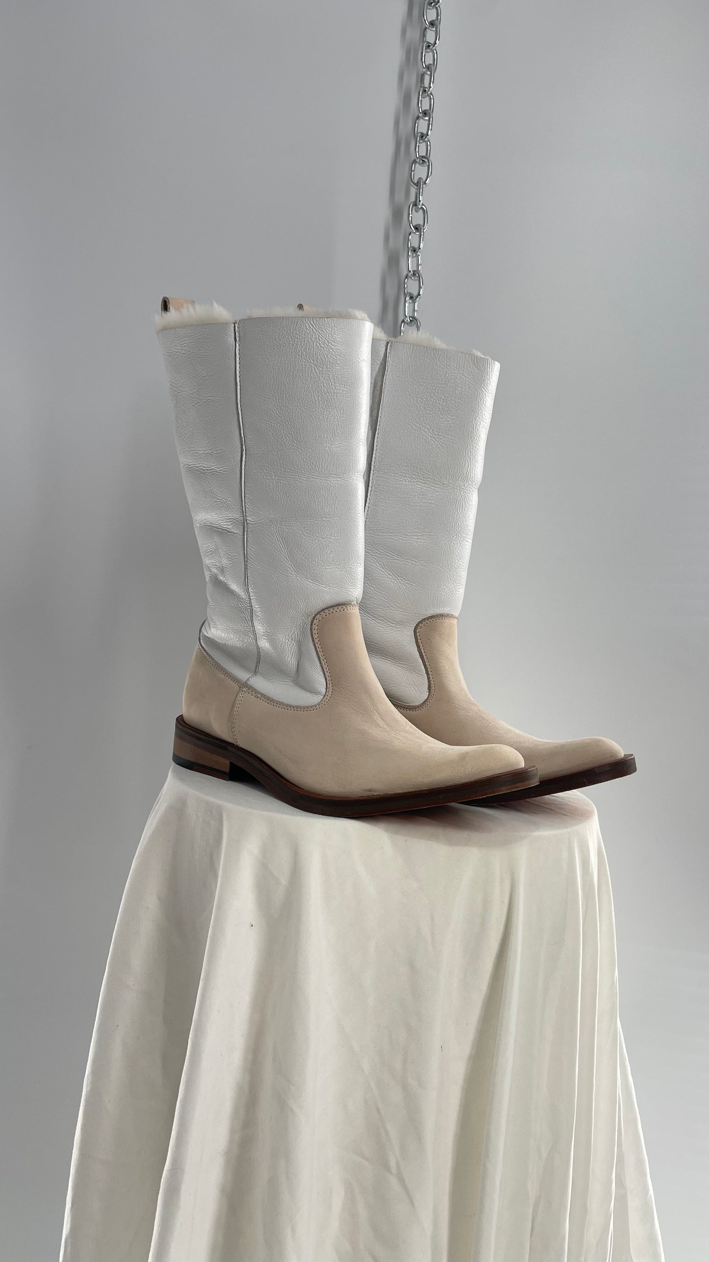 Nicole Farhi White Leather/Suede Boot with Tan Suede Base and Fur Lining (38)