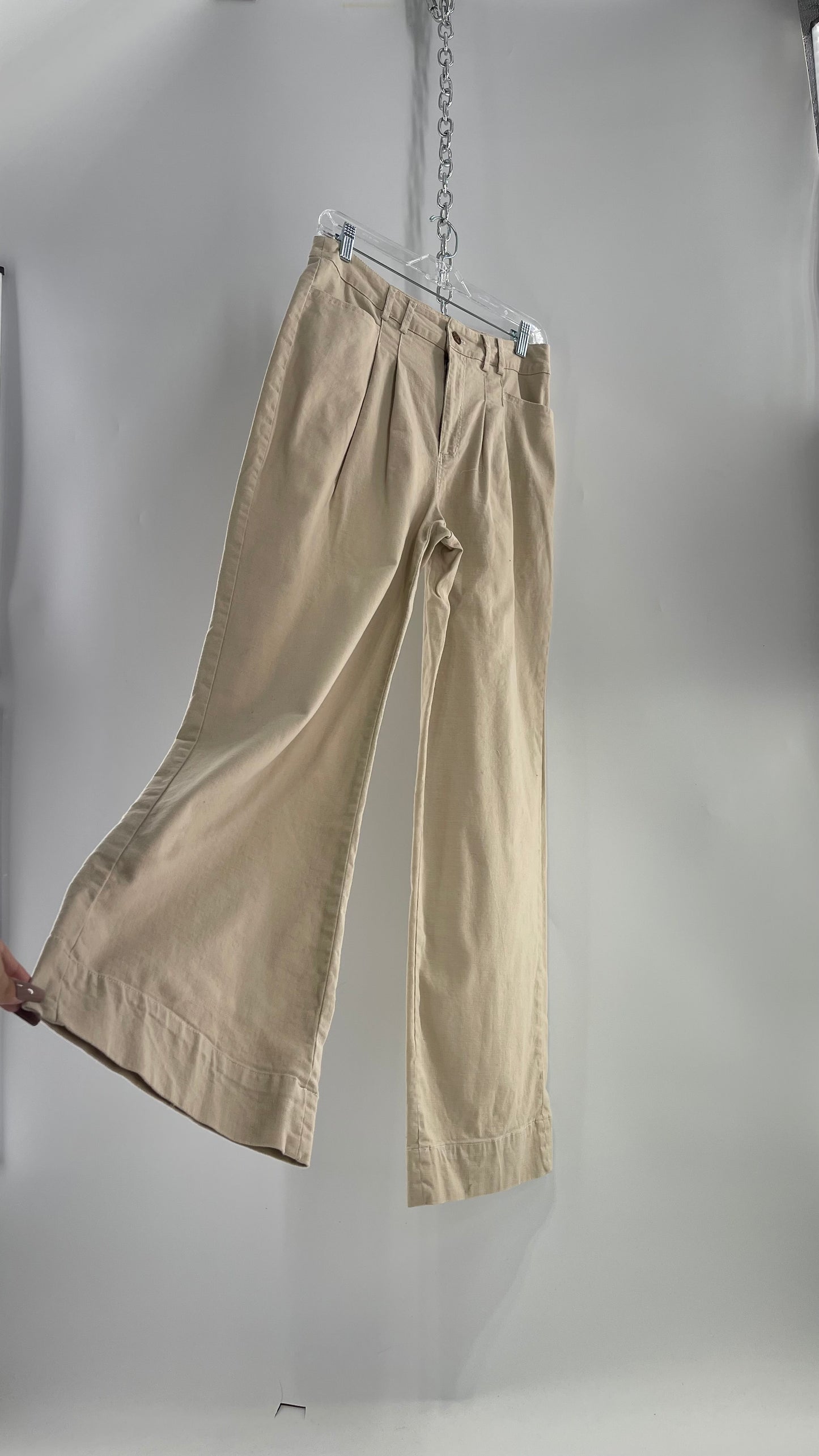 Avec Les Filles 97% Cotton Tan/Neutral Pleated Waist Trouser (S)